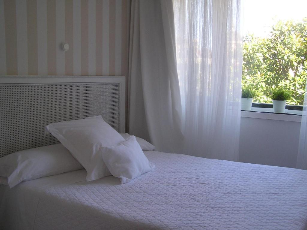 Hotel Central By Myhousespain ヒホン 部屋 写真